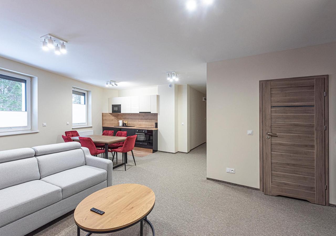Piano Apartment *
